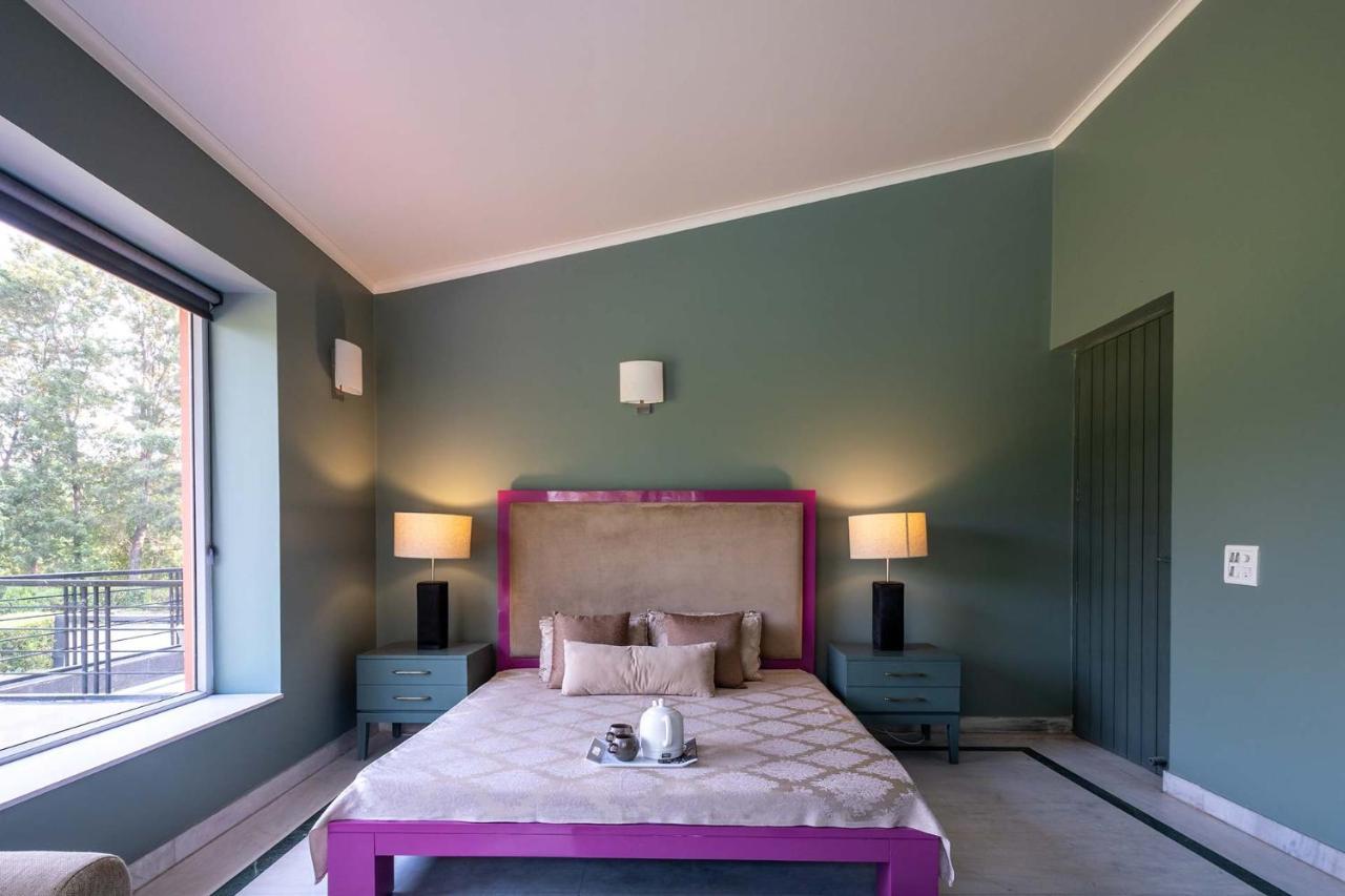 Stayvista At The Banyan Abode With Pool Table, Pet Friendly & Outdoor Pool Manesar Buitenkant foto