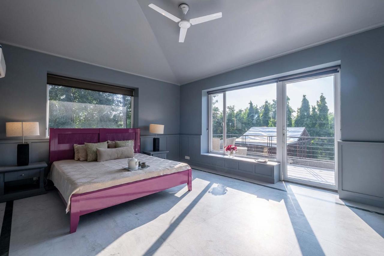 Stayvista At The Banyan Abode With Pool Table, Pet Friendly & Outdoor Pool Manesar Buitenkant foto